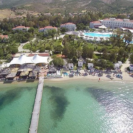 Warner Phokaia Hotel 4*