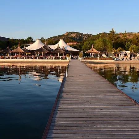 Warner Phokaia Hotel 4*