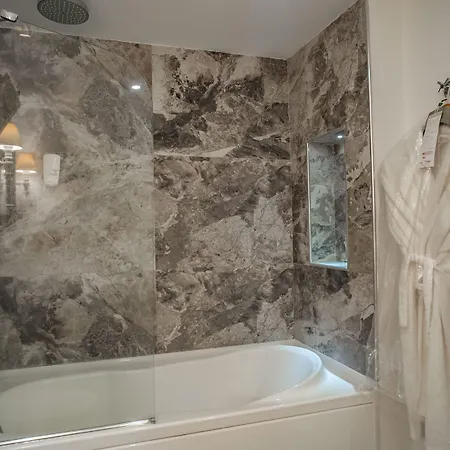 Warner Phokaia Foça