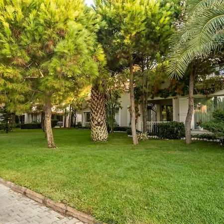 Warner Phokaia Foça