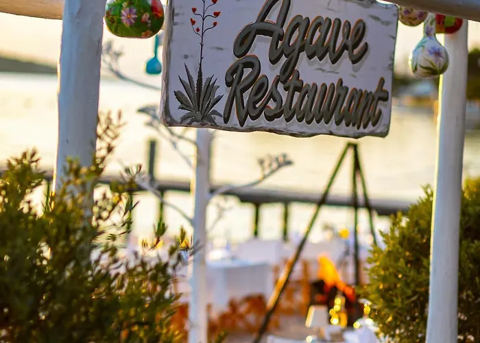 Warner Phokaia Hotel