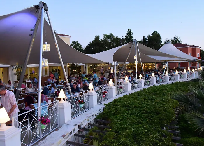 Warner Phokaia Hotel