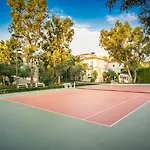 Warner Phokaia Hotel