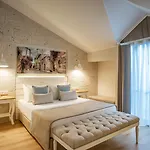 Warner Phokaia Hotel