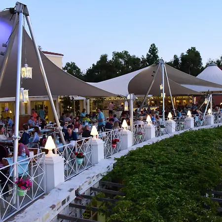 Warner Phokaia Hotel