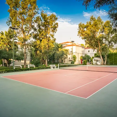 Warner Phokaia Hotel