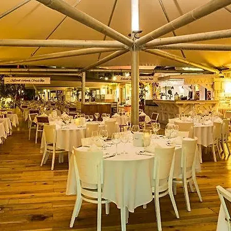 Warner Phokaia Hotel