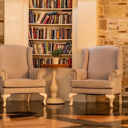 Warner Phokaia Hotel 4*