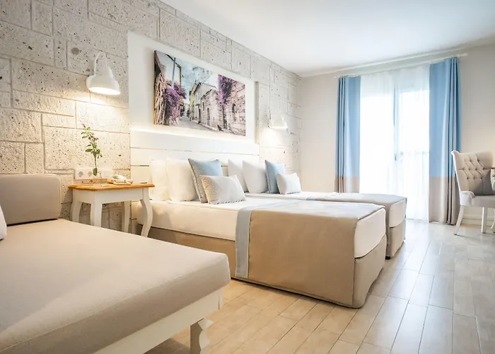 Otel Warner Phokaia 4*