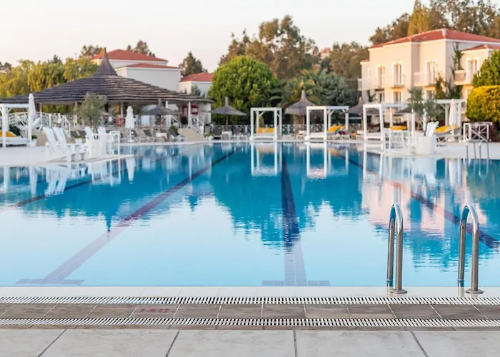 Warner Phokaia Hotel